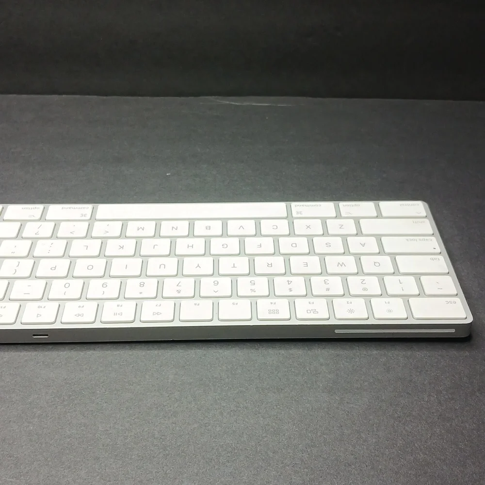 Apple Magic Keyboard Numeric Keypad Unisex OS Silver A1843 Wireless Bluetooth - Picture 7 of 9